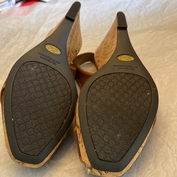 CIRCA JOAN & DAVID Sling Back Wedge Heels Luxe Series. Brown and Tan. Size 7. - Picture 5 of 10